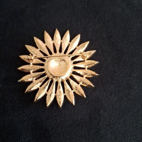 Vtg Avon Gold Tone Starring Pin Rhinestone Statement Flower Sun - Picture 2 of 4